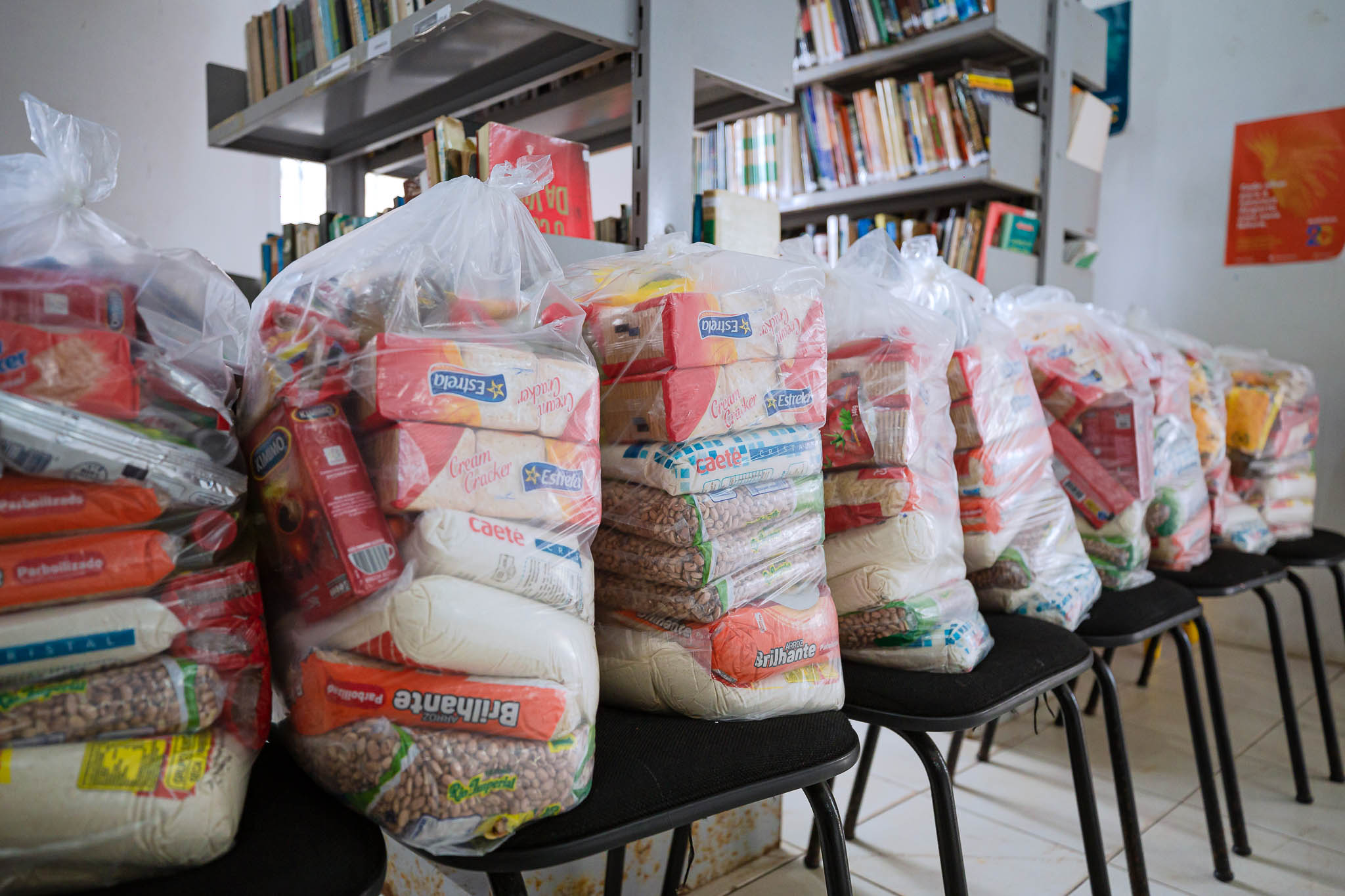 Trabalhadores da Cultura da Costa recebem cestas básicas