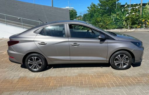 Carro é depenado durante a madrugada em Abrantes; criminoso leva pneus de HB20