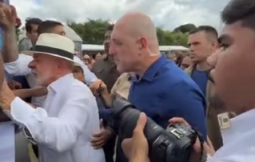 Passagem do presidente Lula em Camaçari é marcada por grande participação popular