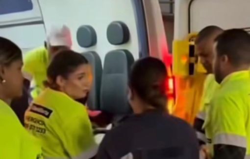  Criança de 8 anos fica ferida após acidente na BA-099, na entrada de Arembepe
