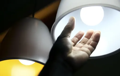 Aneel aprova R$ 5,5 bi para reduzir conta de luz em 22 distribuidoras; Bahia está na lista 