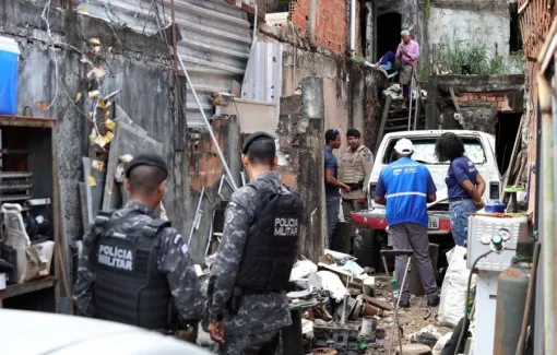 Operação fecha seis ferros-velhos suspeitos de receptação em Salvador