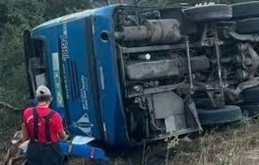 Acidente com ônibus de equipe de basquete deixa sete mortos e mais de 30 feridos