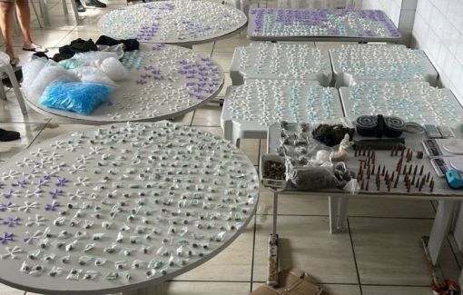 Polícia desarticula refinaria de drogas em Simões Filho 