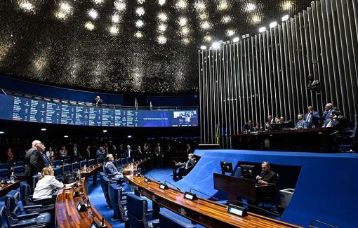 Senado aprova projeto que endurece penas para violência sexual digital contra crianças e adolescentes