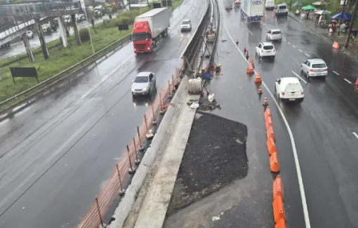 DNIT repara buraco em trecho da BR-324 e pista é liberada