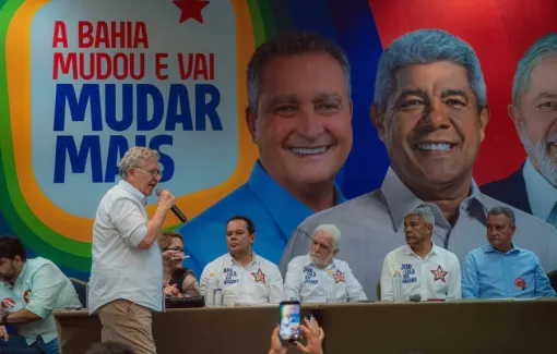  Caetano destaca força política de Jerônimo durante encontro com mais de 300 prefeitos e prefeitas