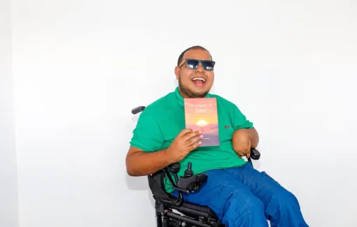 Médicos disseram que Rafael não aprenderia a ler; hoje ele é escritor e lança seu segundo livro