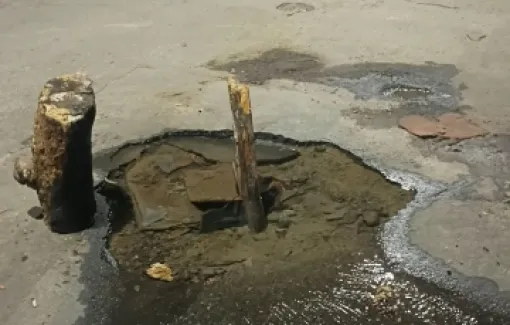 Vazamentos se multiplicam em Abrantes, Jauá e Arembepe; novo caso abre cratera na Rua da Grama