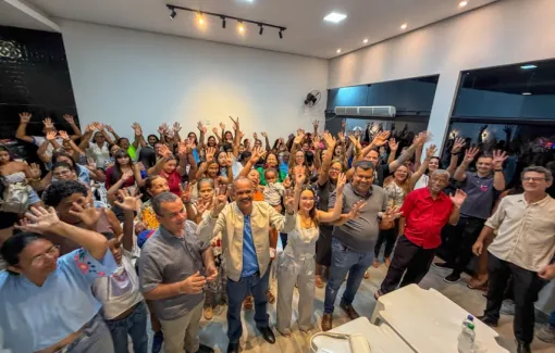  Elinaldo avança pelo Médio Sudoeste e reúne lideranças em Itapetinga