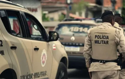 Homem tenta matar ex-companheira a facadas em Salvador 