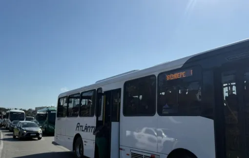  Campanhas de Lula e Flávio Bolsonaro acionam TSE e pedem prorrogação da votação neste domingo