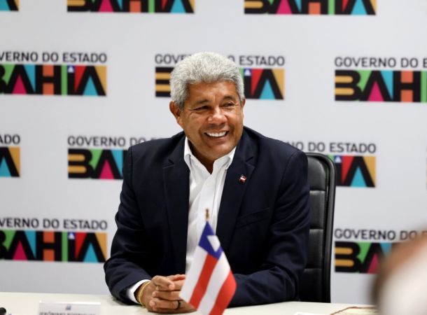 Governador decreta ponto facultativo na véspera do feriado de Tiradentes para servidores estaduais