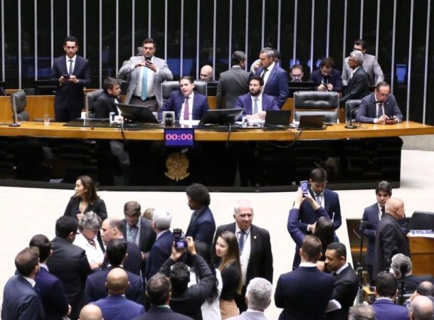 Projeto que endurece regras para presos em presídios federais é aprovado na Câmara