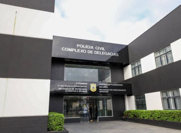 Homem finge ser advogado dentro de delegacia na Bahia e é preso 
