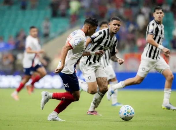 Bahia vence de virada o Botafogo e faz a festa da torcida na Fonte Nova