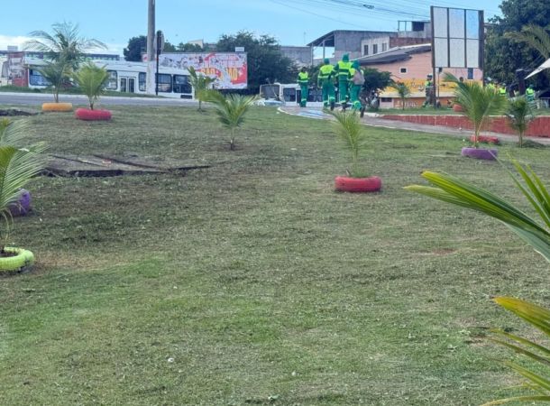 Portal Abrantes acompanha operação de limpeza e reforça importância do atendimento ao turista em Arembepe