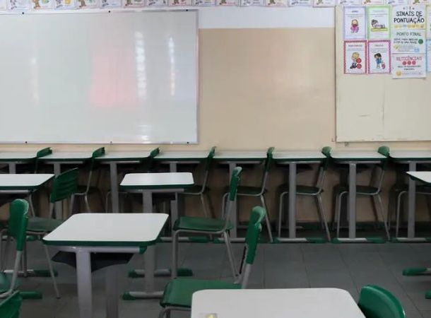 Professores de escolas particulares da Bahia anunciam paralisação