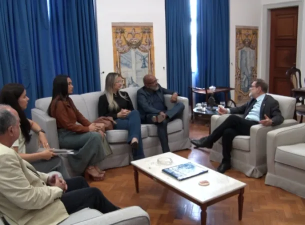 Câmara de Camaçari assina termo de cooperação com a Ufba para implantação do sinal aberto da TV Câmara