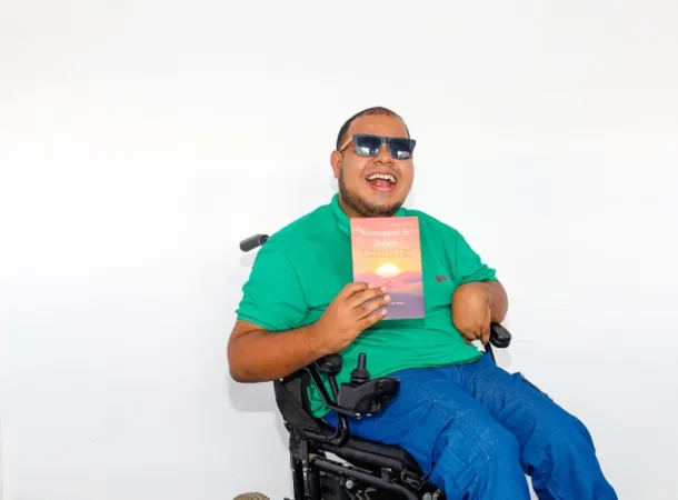 Médicos disseram que Rafael não aprenderia a ler; hoje ele é escritor e lança seu segundo livro