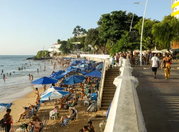 Homem é encontrado morto no Porto da Barra após