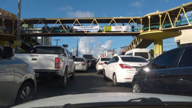Foto enviada pelo whatsap (Região do Hospital Geral Menandro de Faria)
