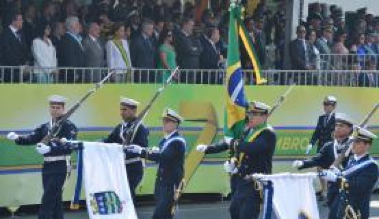 Músicos desfilam na Esplanada dos MinistériosValter Campanato