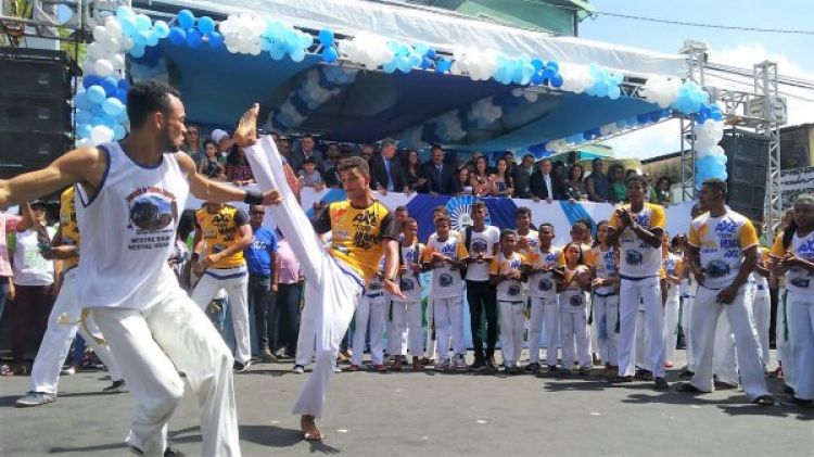 Foto Moura Positivo, apresentação do grupo de capoeira Engenho de Abrantes