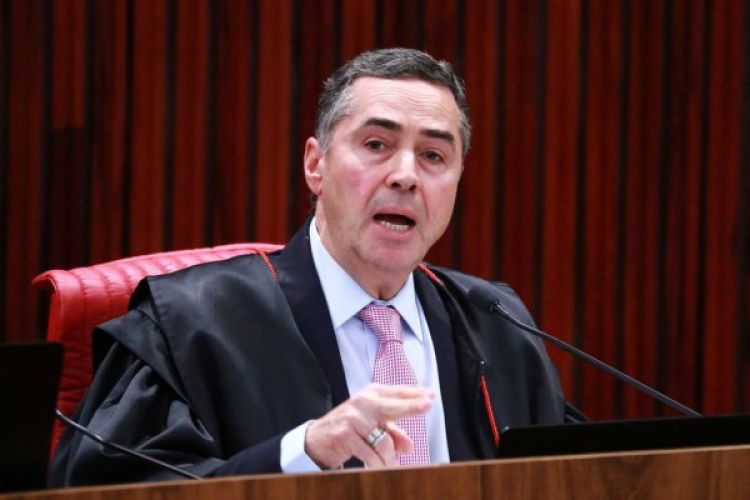 O ministro Luis Roberto Barroso durante sessão extraordinária no Tribunal Tribunal Superior Eleitoral ??? Foto: Fátima Meira/Futura Press/Estadão Conteúdo