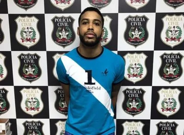 Foto: Divulgação SSP
Gabriel Bispo dos Santos estava escondido na cidade de Pomerode. Equipes da SI da SSP e da PC de SC participaram da ação.