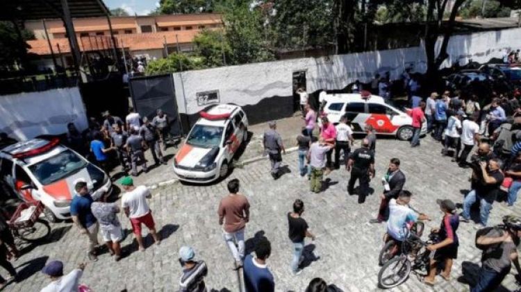 © EPA/SEBASTIAO MOREIRA O ataque a tiros na escola estadual Professor Raul Brasil, em Suzano, na Grande São Paulo, nesta quarta-feira chocou o Brasil e o mundo