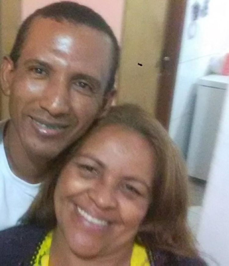 Maria dos Santos Gaudêncio, vítima de feminicídio no DF, em foto com o namorado que é o principal suspeito pelo crime ??? Foto: Polícia Civil/ Divulgação