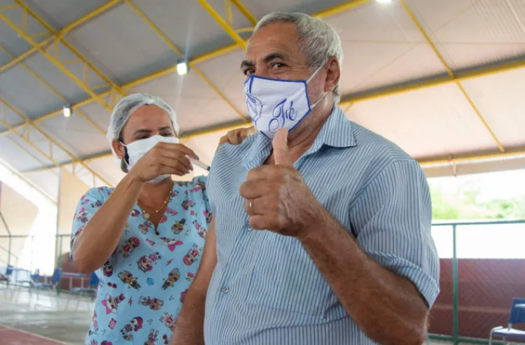 Covid-19: Lauro de Freitas imunizou idosos com 60 anos ou mais neste sábado (17)