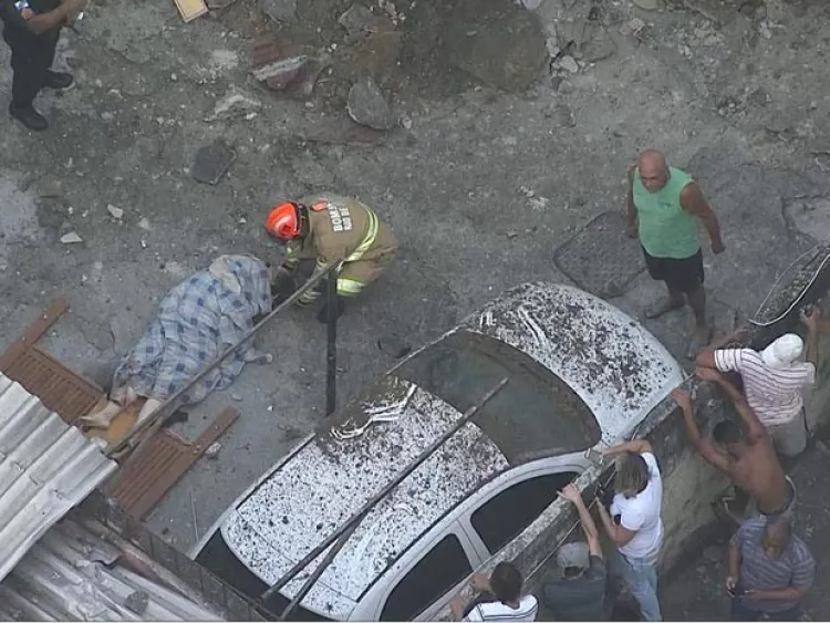 Explosão em prédio na Fazenda Botafogo deixou pelo menos quatro pessoas mortas (Foto: Reprodução / TV Globo)
