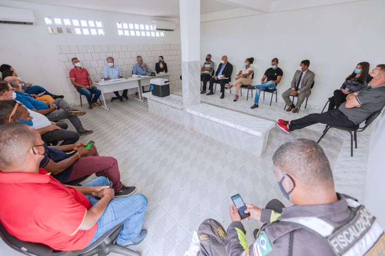  Prefeitura dialoga sobre reajuste tarifário do transporte público com cooperativados