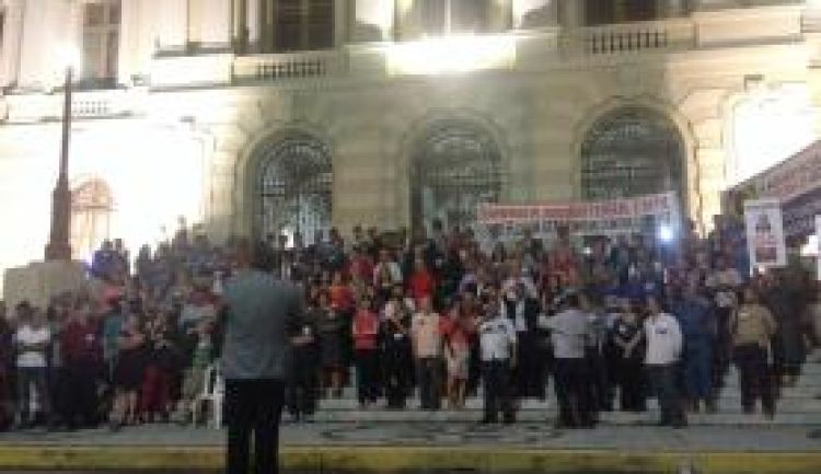 Na escadaria da Faculdade de Direito,  advogados  se reúnem em Recife para protestar contra o Impeachment da Presidente Dilma RousseffSumaia Villela/Agência Brasil