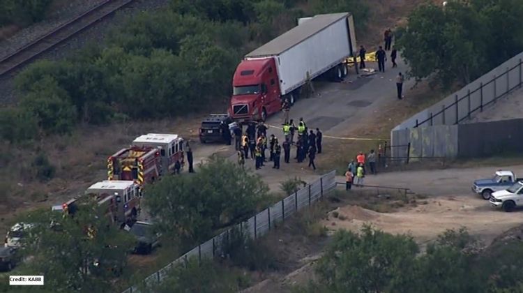 Equipes de resgate encontraram mais de 40 corpos no caminhão no Texas
