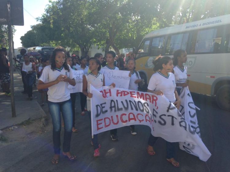 Fotos de manifestantes por WhatsApp 