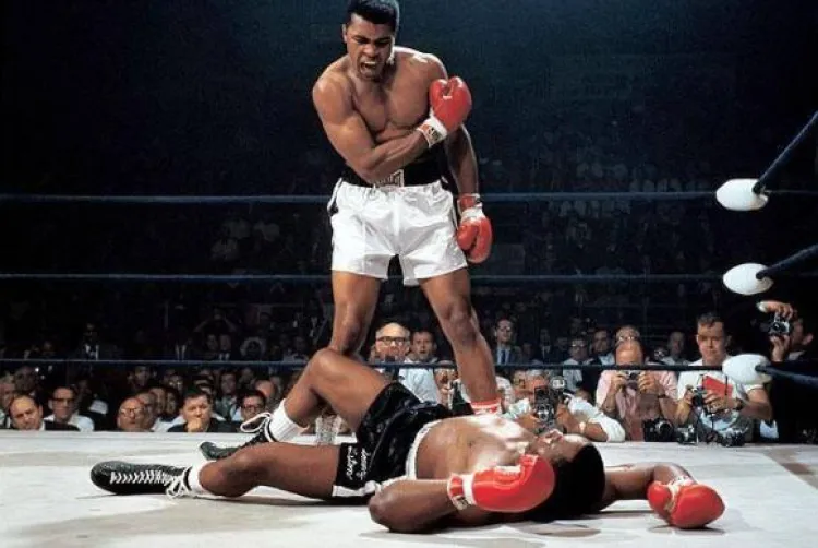 


O lendário boxeador Muhammad Ali deixou registrado um grande número de vitórias no ringueReprodução Facebook 
