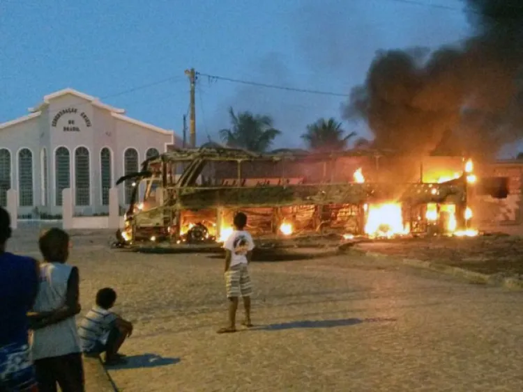 Crime revolta população de Canavieiras, na Bahia (Foto: Anderson Souza/Rede Baiana de Rádio)