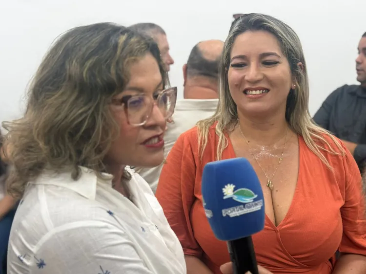 Foto Everaldo com a secretária Rosângela e a sub Gabriela