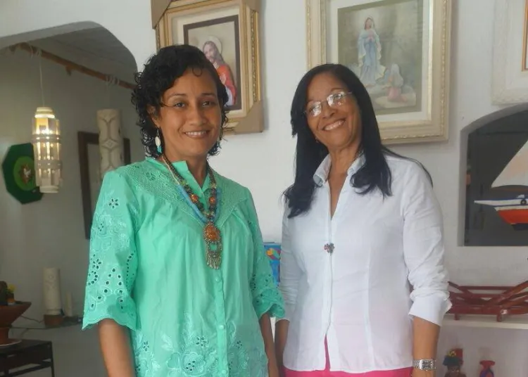 Foto: Bruno Moreno/ Eli é de blusa Verde, Zel é a de Branco 

 
 
 