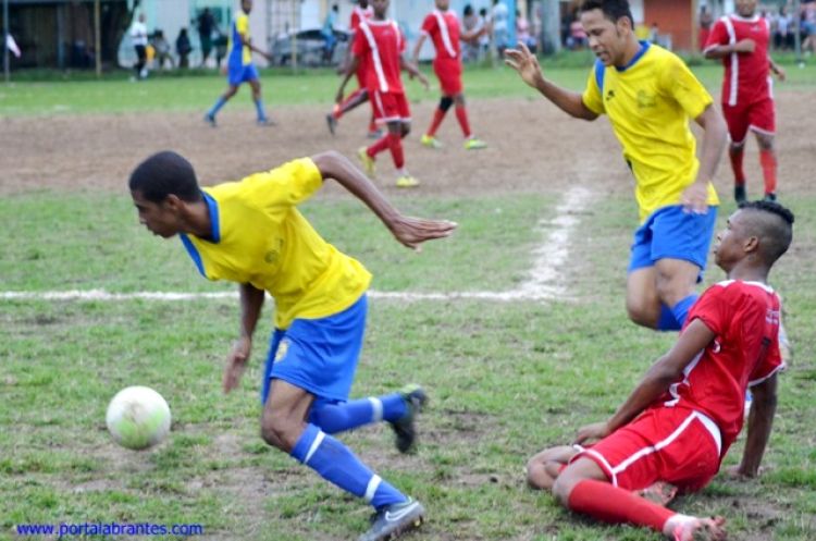 Jogo Mairi e Colo Colo no último domingo no estádio Neri Nunes/ foto Moura Positivo